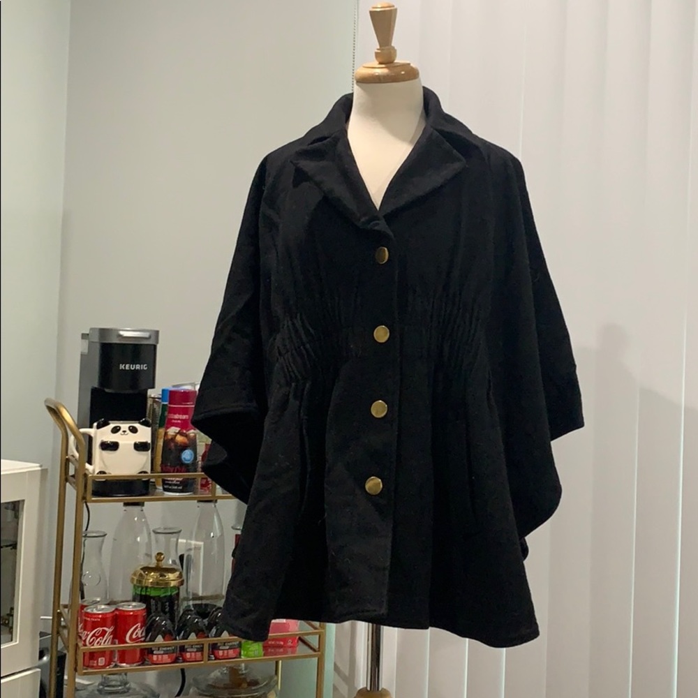 Black poncho/Cape